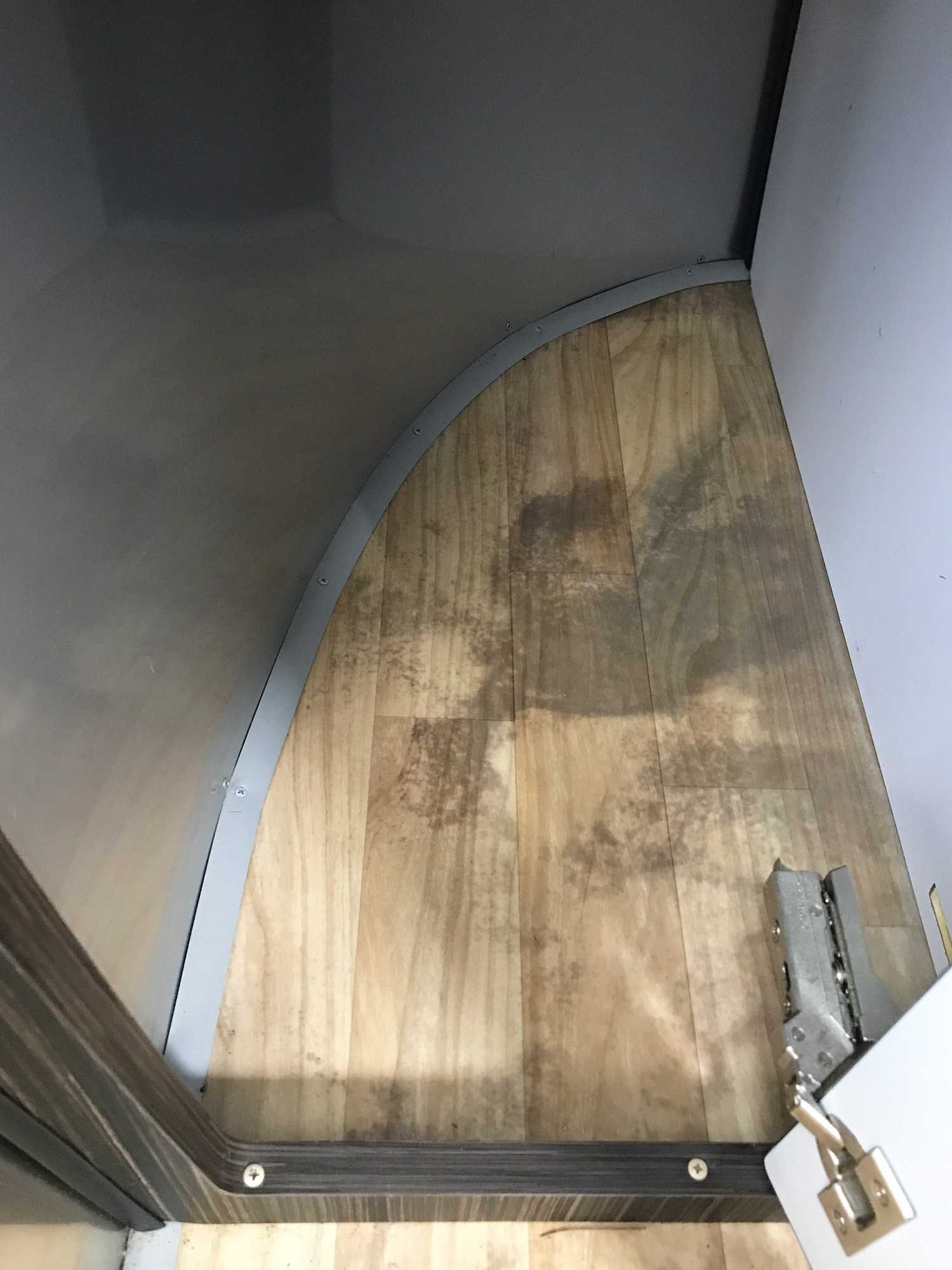 rv-floor-stain-repair-02